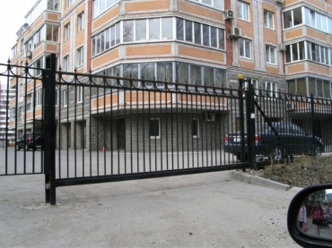 Откатные ворота на забивных сваях